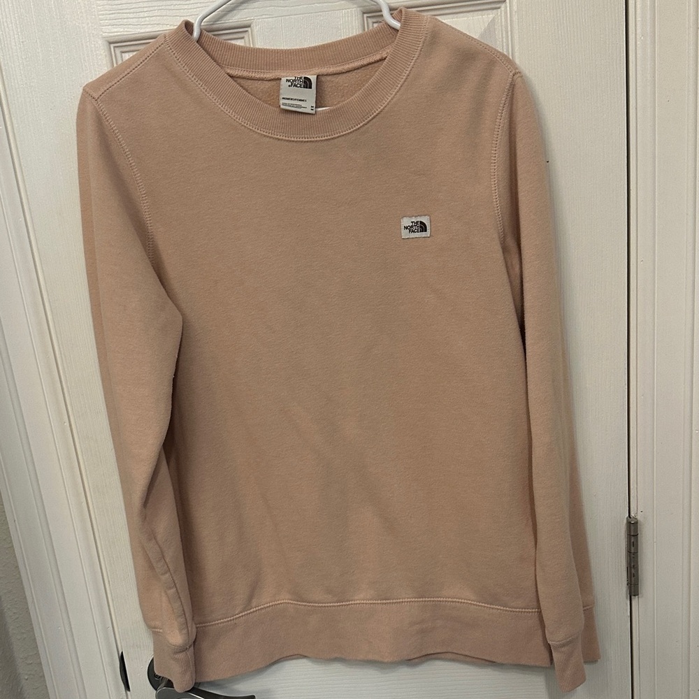The North Face Women's Crewneck Sweatshirt in Light Pink/Tan